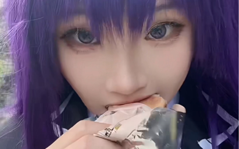 士道我想吃黄豆粉面包