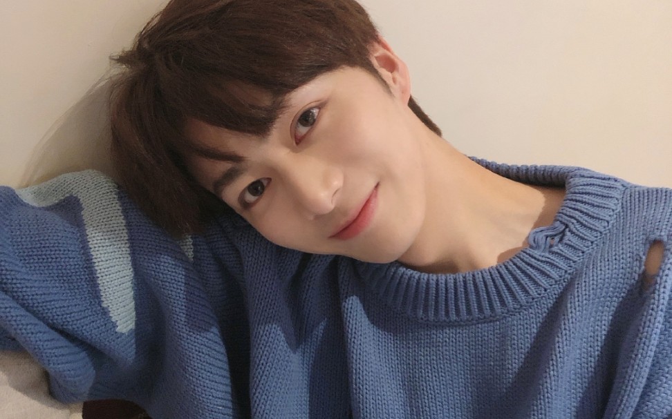 又发现创四一个没镜头的宝藏男孩张璋.