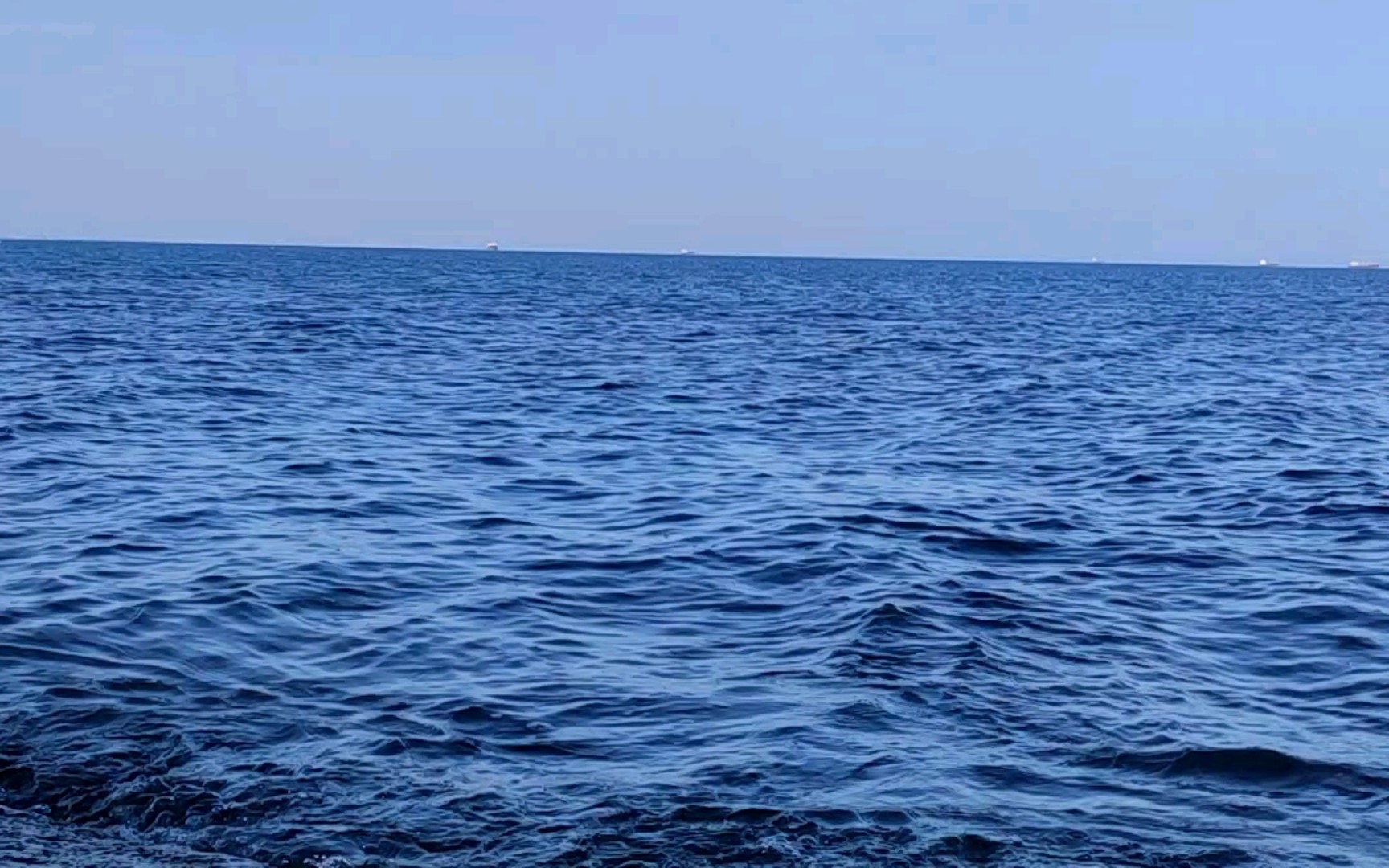 等大海变成克莱因蓝