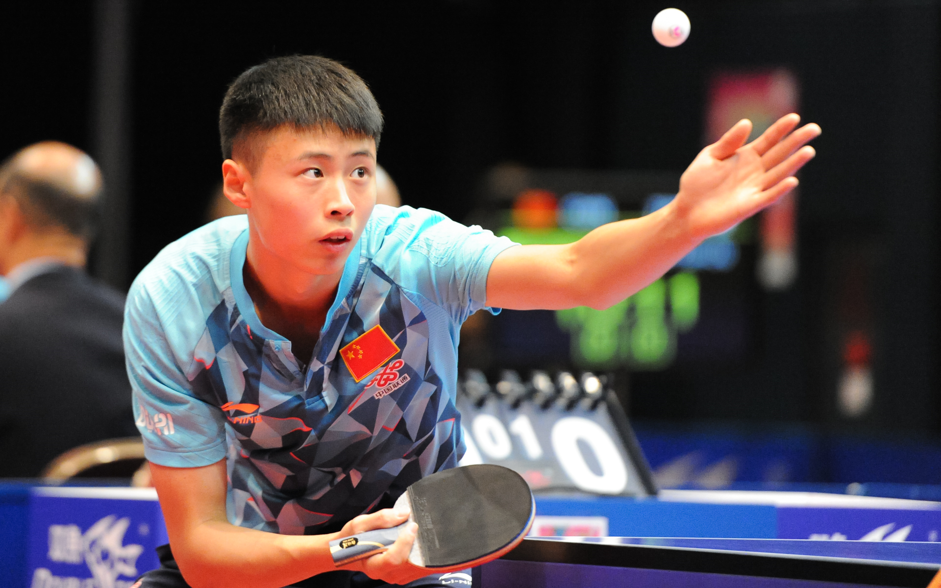 u18男团小组预赛 中国队3-0中华台北b队第一盘 徐海东 3-1 林昀儒
