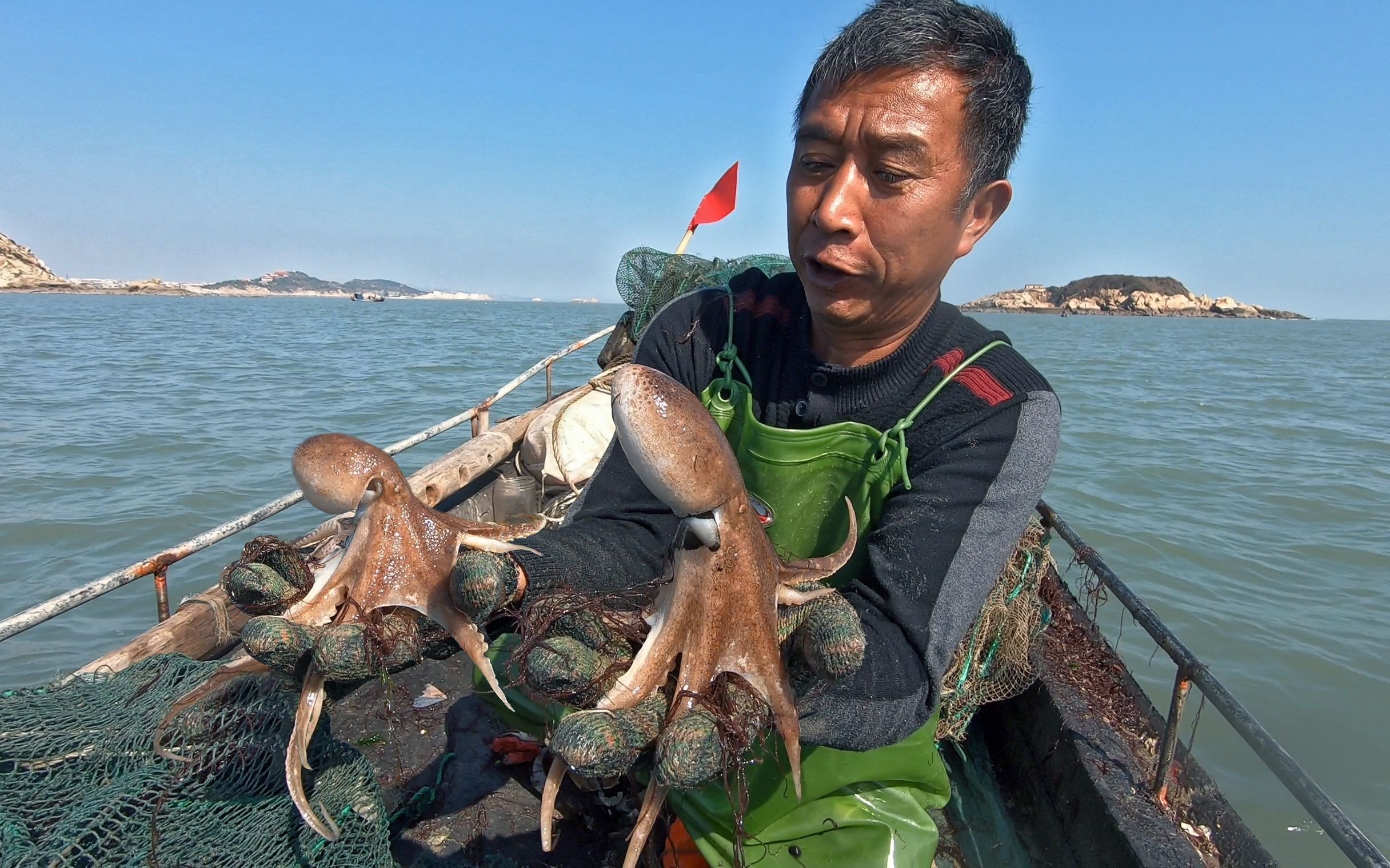 大海里下了六天的地笼,里面海货涌动,好货多多老魏越收越开心哔哩哔哩bilibili