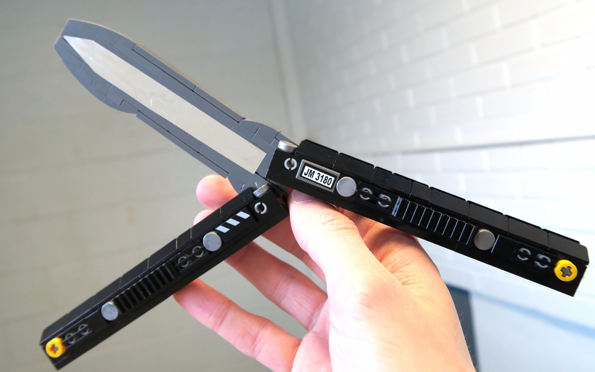 我这一刀下去你可能啥事都没有 ( _ゝ)30cm长乐高蝴蝶刀