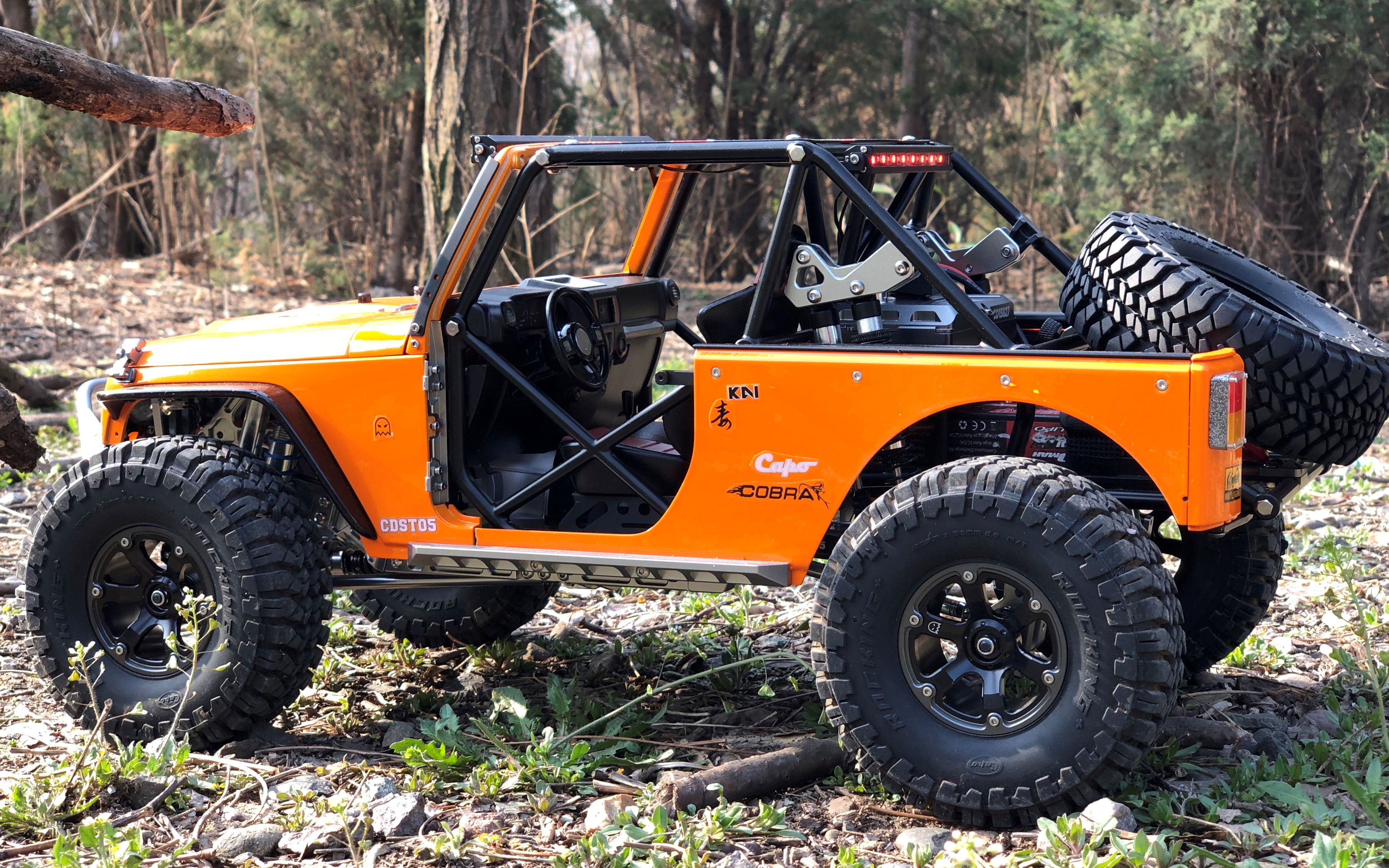 rc仿真攀爬车capojkmax遥控车trx4udr