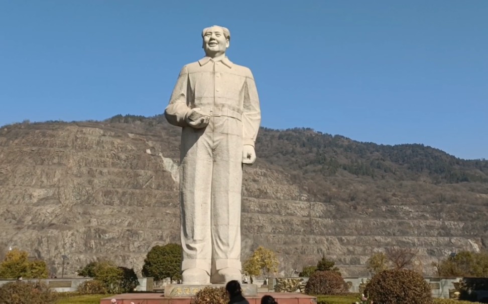 黄石国家矿山公园,亚洲第一坑