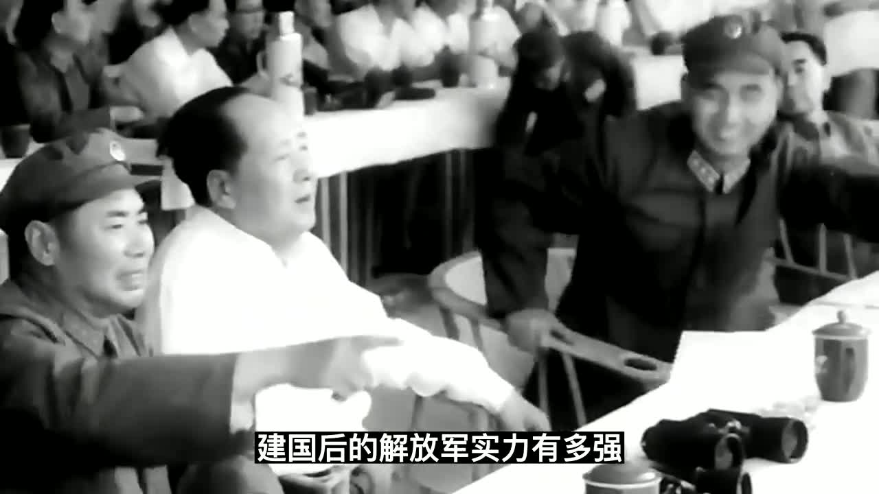 [图]1964年全军大比武，毛主席持枪瞄准，摄影师记录下这一精彩瞬间