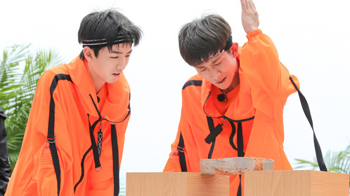 高能少年团第3期:高能体育课!王俊凯徒手劈砖霸气咆哮