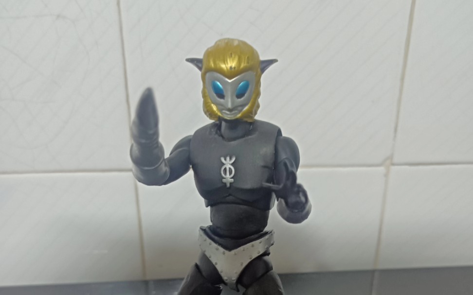 自改马格马星人shf,毁灭l77的元凶,初登场于雷欧奥特曼第一话"东京