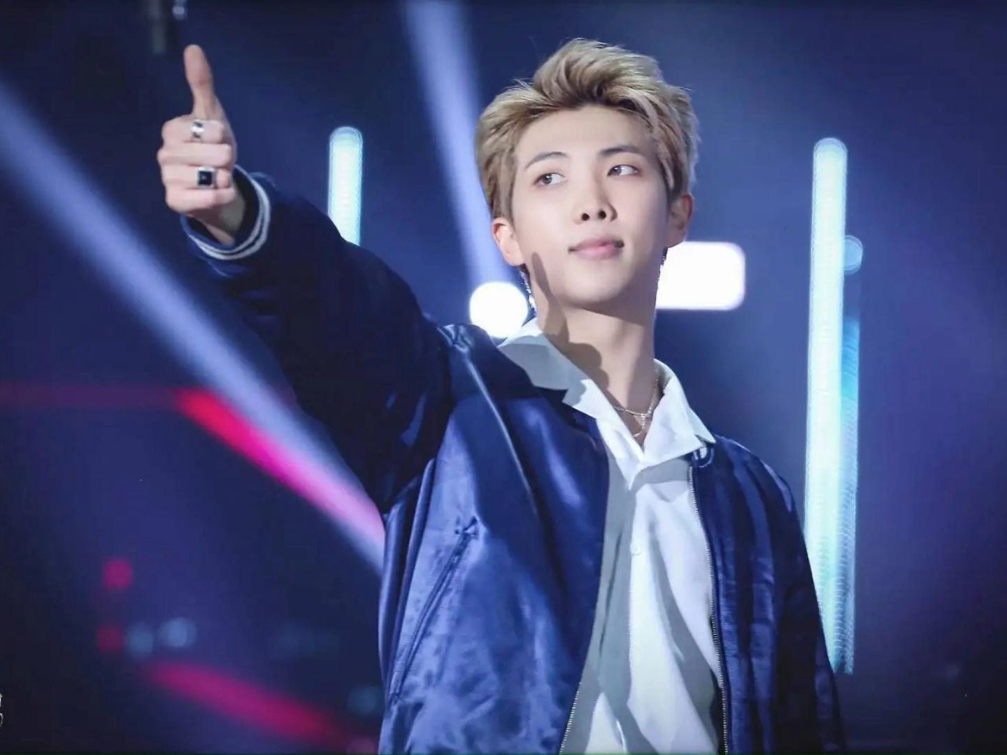 2009 | 金南俊 - listen first | 命运的齿轮朝着成为防弹少年团开始