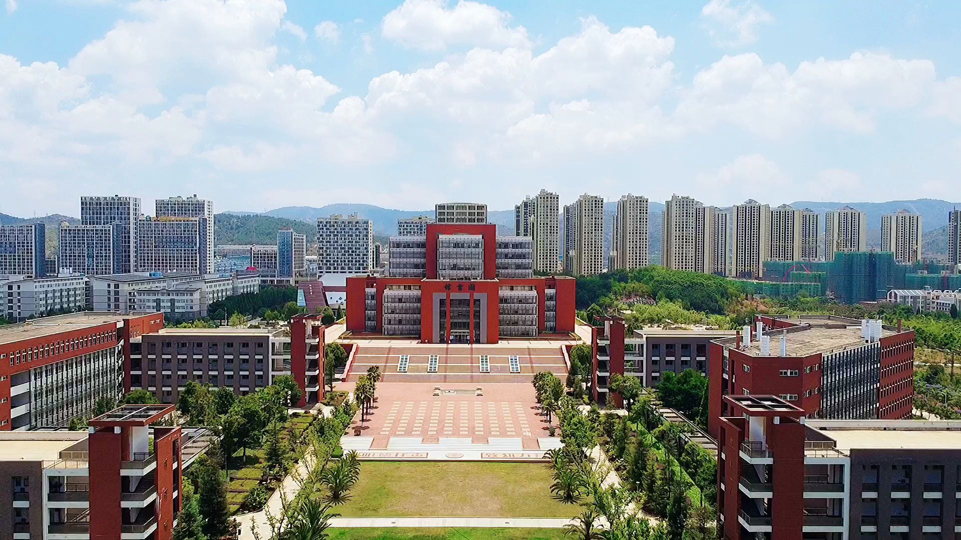 昆明理工大学嵩明校区图片