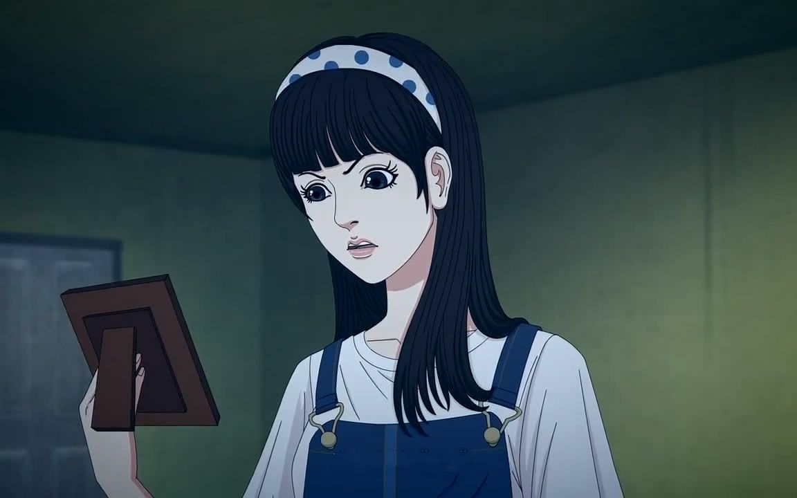 小美女嘲笑别人长得丑,还将别人自拍照扔垃圾桶,最后却付出了代价!