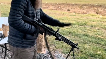 hk23-e轻机枪(竞选输给了m249)