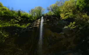 Скачать видео: 【超清日本】第一视角 初夏八坂的大瀑布 (4K超清版) 2021.5