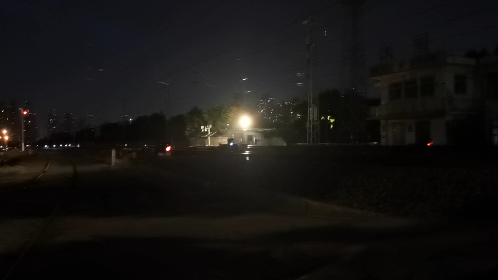 z162次列车通过汉阳站,本务京局京段hxd3d0423