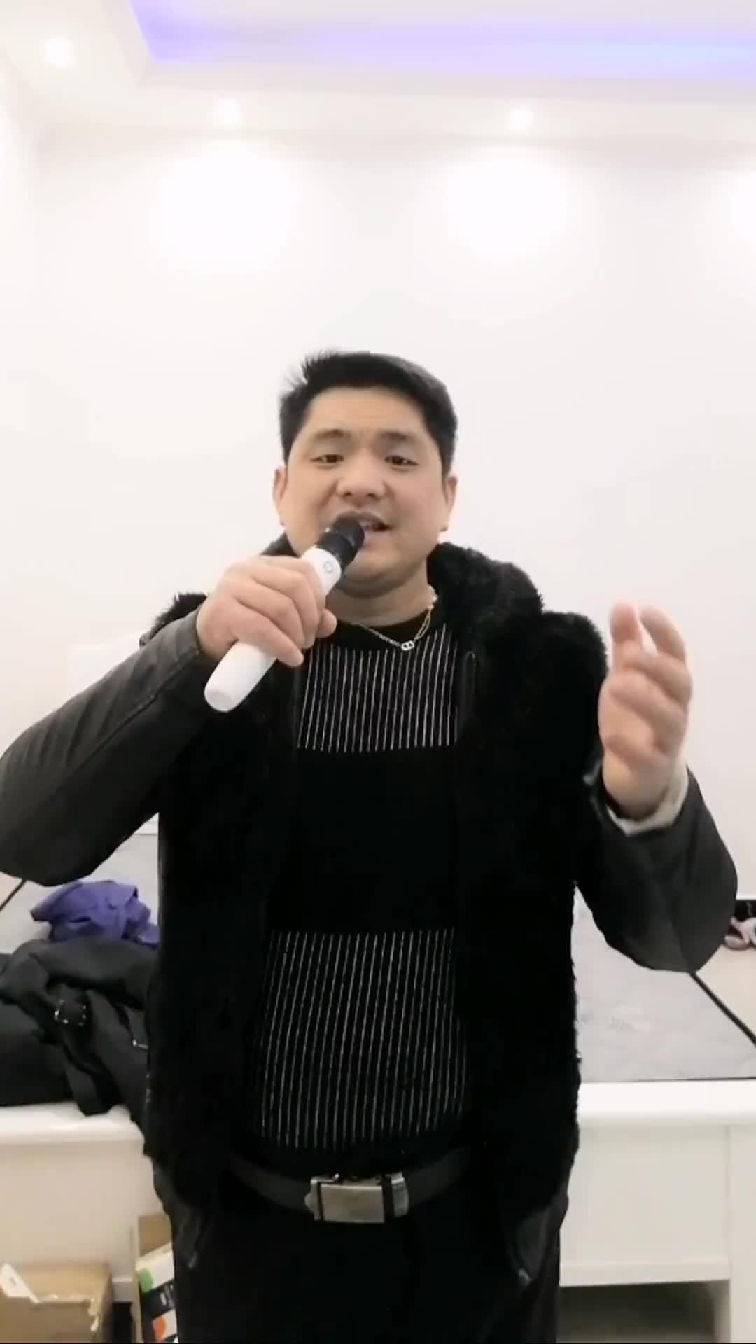 都说这首心事谁唱谁放电超前唱法宝藏音乐心事高音哥dou小助手