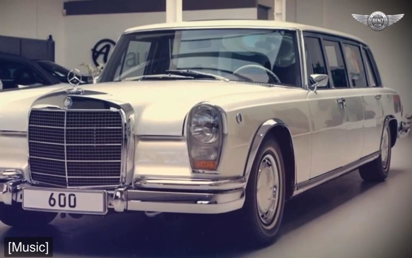 历史上最豪华奔驰1975年奔驰600普尔曼官方重建展示