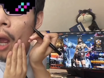 这俩逆天cf主播居然还线下联动了06