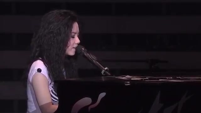 [图]【邓紫棋】A.I.N.Y._ (piano version) ［紅館 LIVE HD］