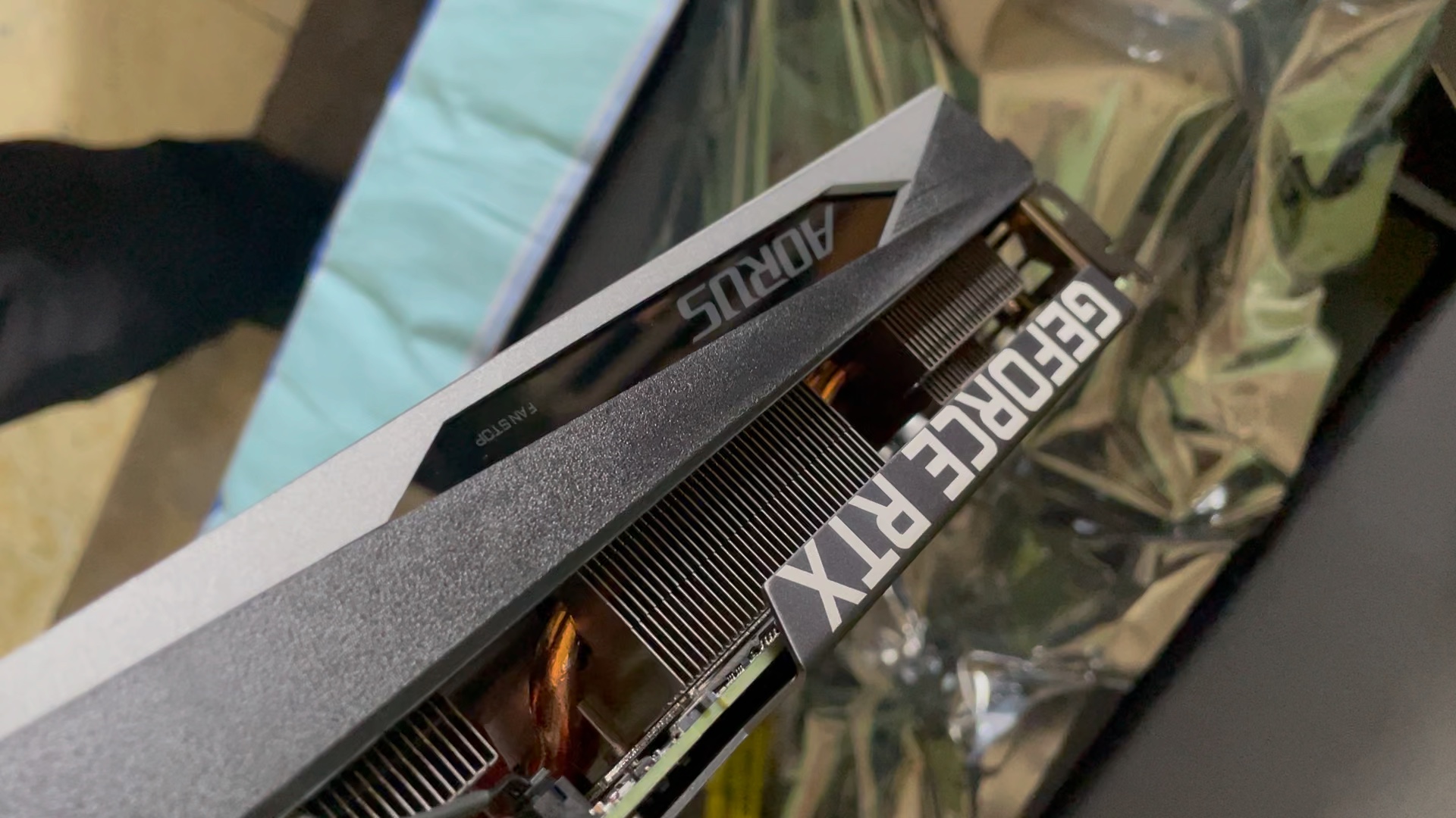 技嘉3060ti小雕,开箱!翻车还是下山了?