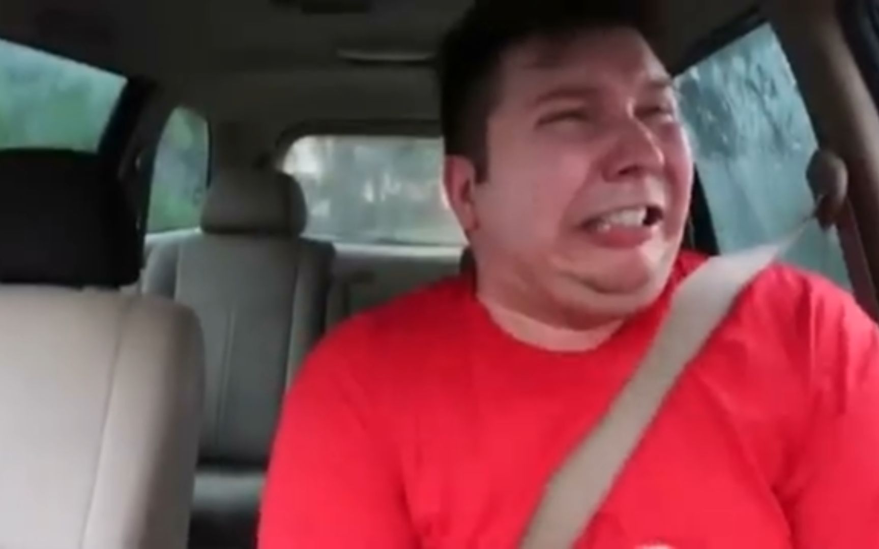 无能狂怒对车输出原视频nikocadomanhitshiscarseat