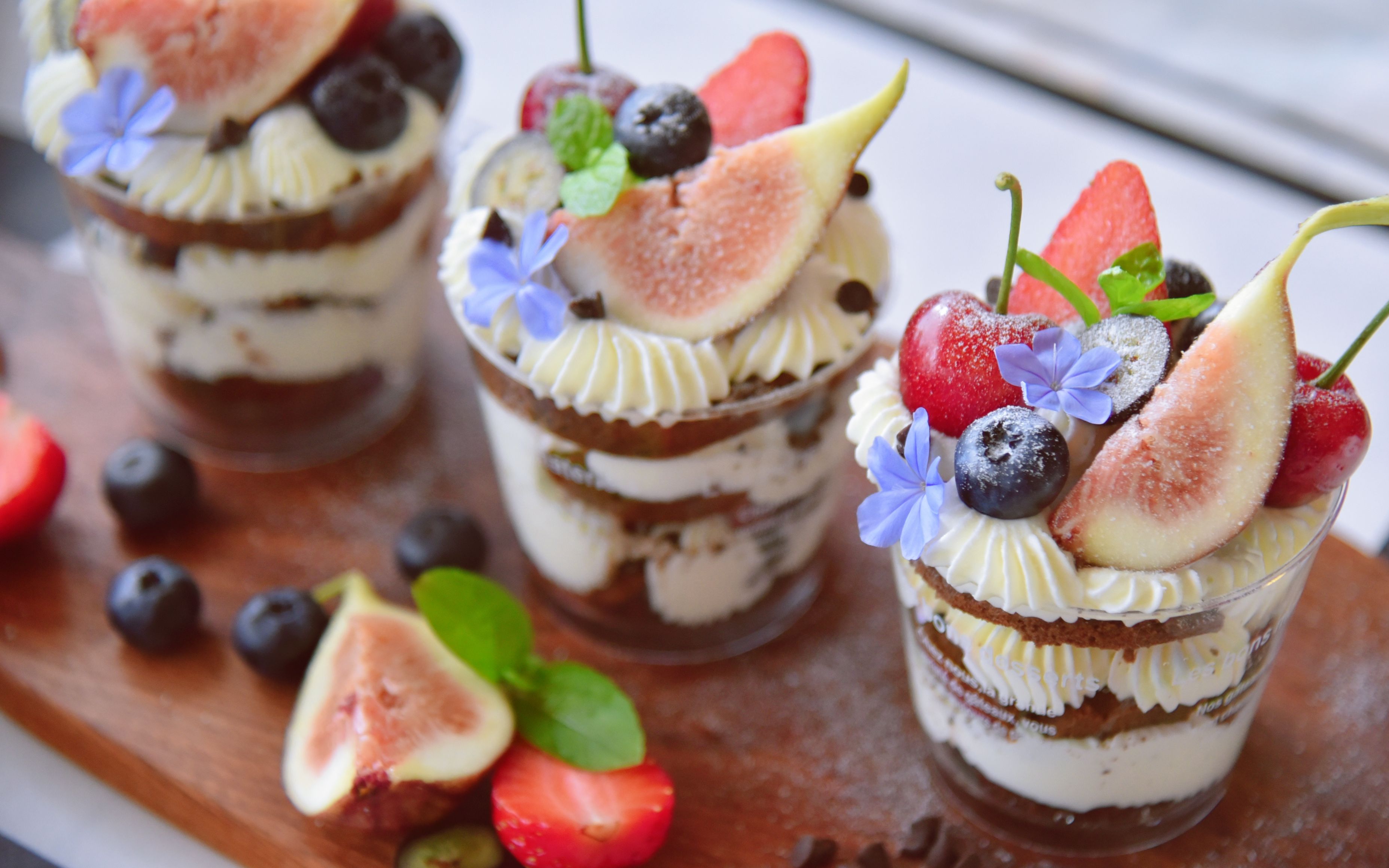 新鲜水果巧克力蛋糕杯 颜值赛高~萌新烘焙教程_哔哩哔哩_bilibili
