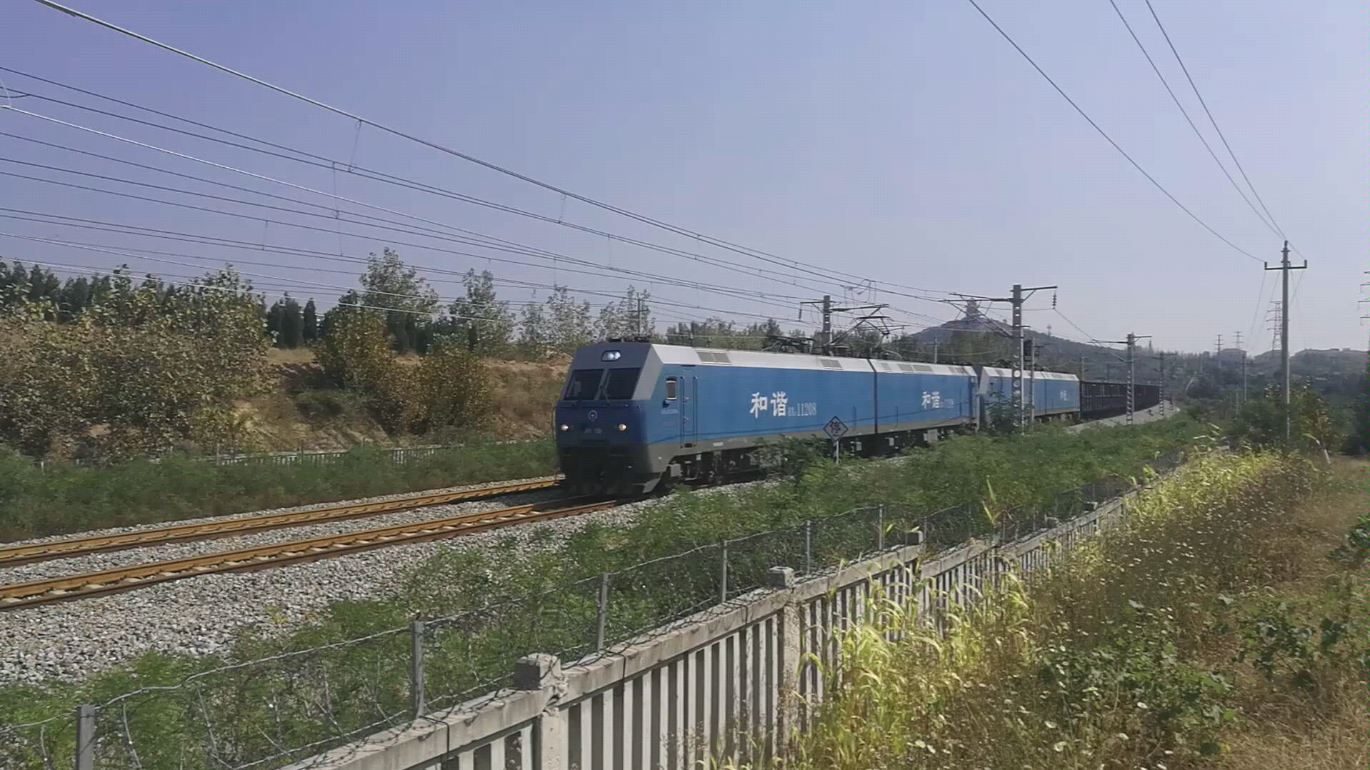 05】瓦日线–hxd1-1208 1205双机牵引重载货列通过_哔哩哔哩 (゜-゜)