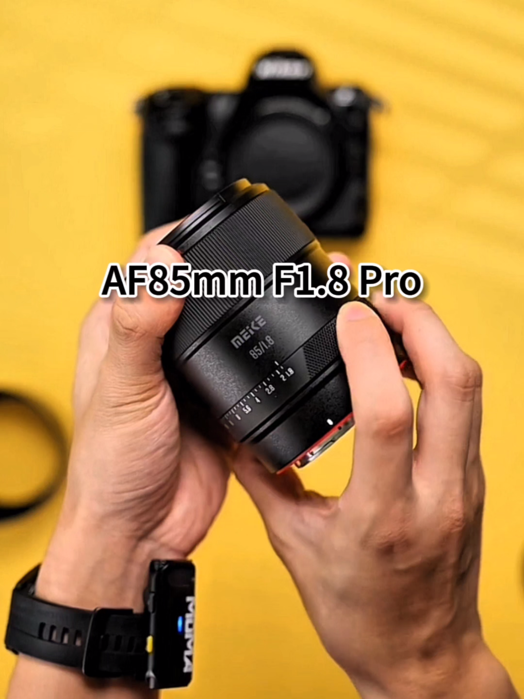 开箱上手美科新品AF85mm F1.8 Pro全画幅镜头,即将于近期发布,采用8组11片结构,9片光圈叶片,62mm滤镜接口,重约390克,具备徕卡L卡口、索…...