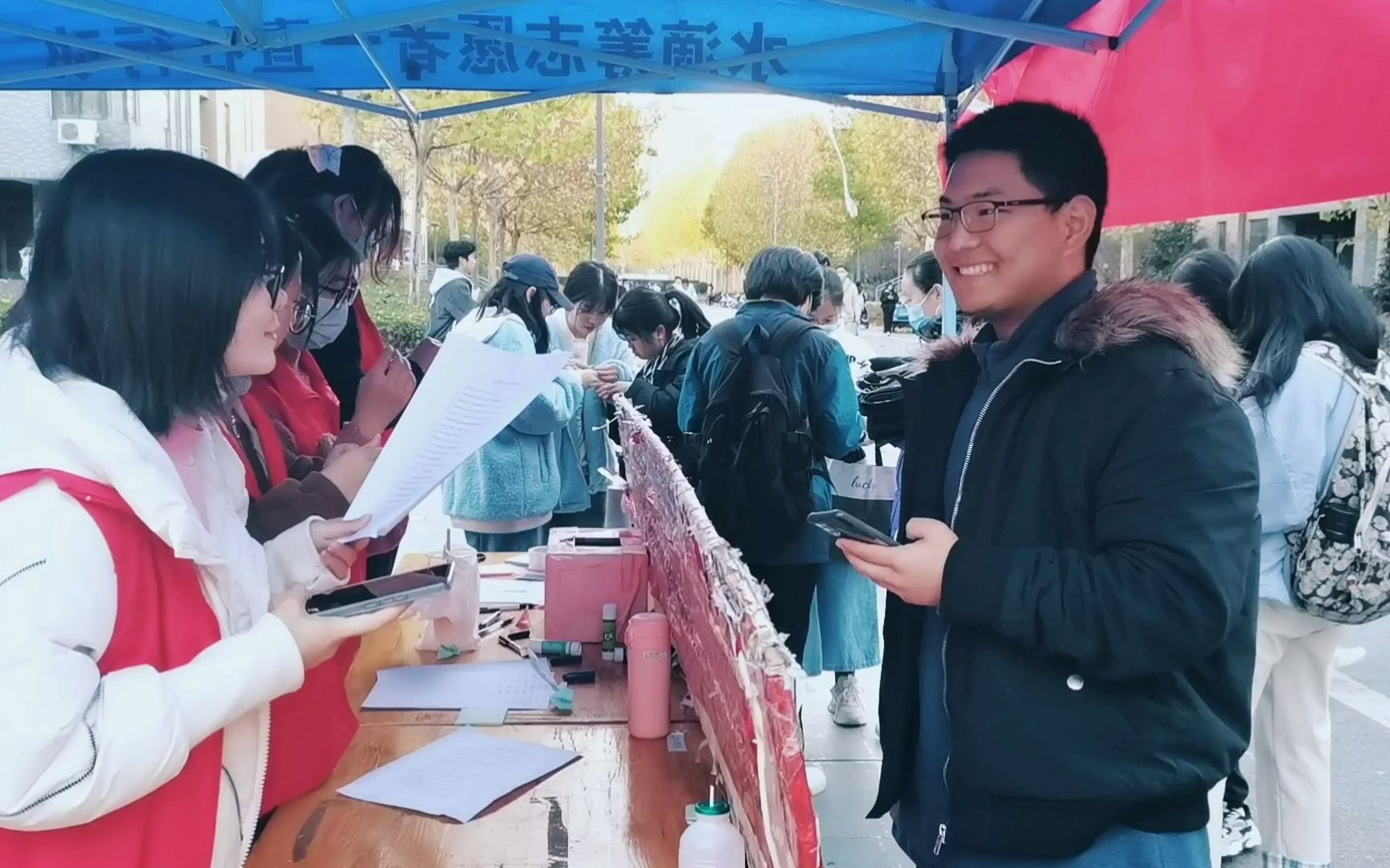 [图]经济与管理学院愿未央公益团队“拥艾传心，知艾同行”专题活动