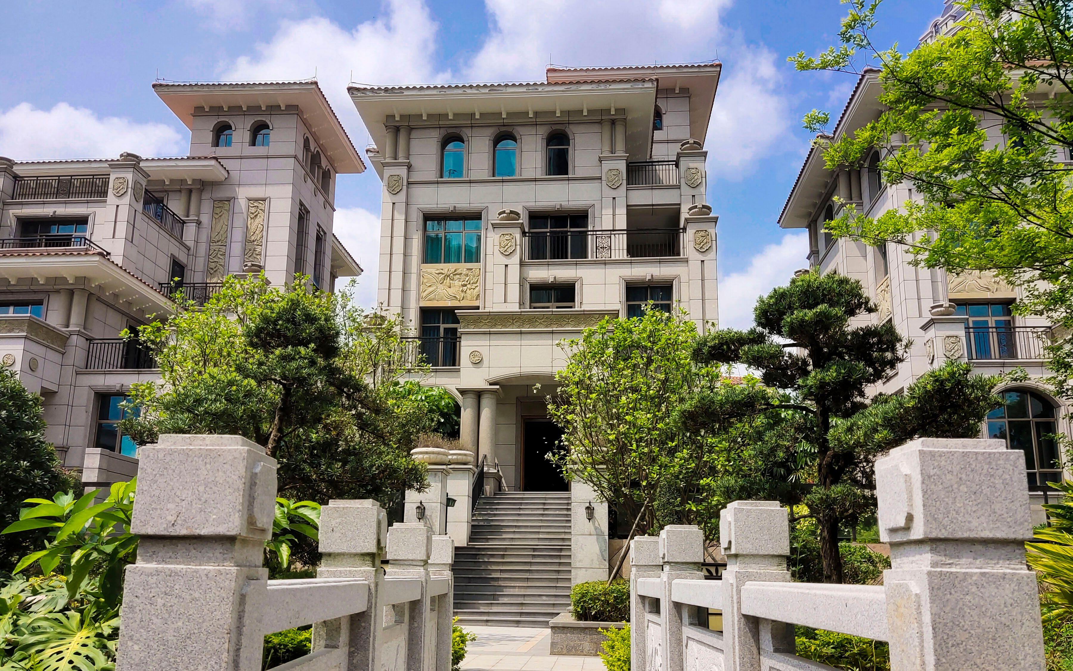 中山市区独栋大别墅,这么好的地段却无人理睬!房产泡沫了吗?