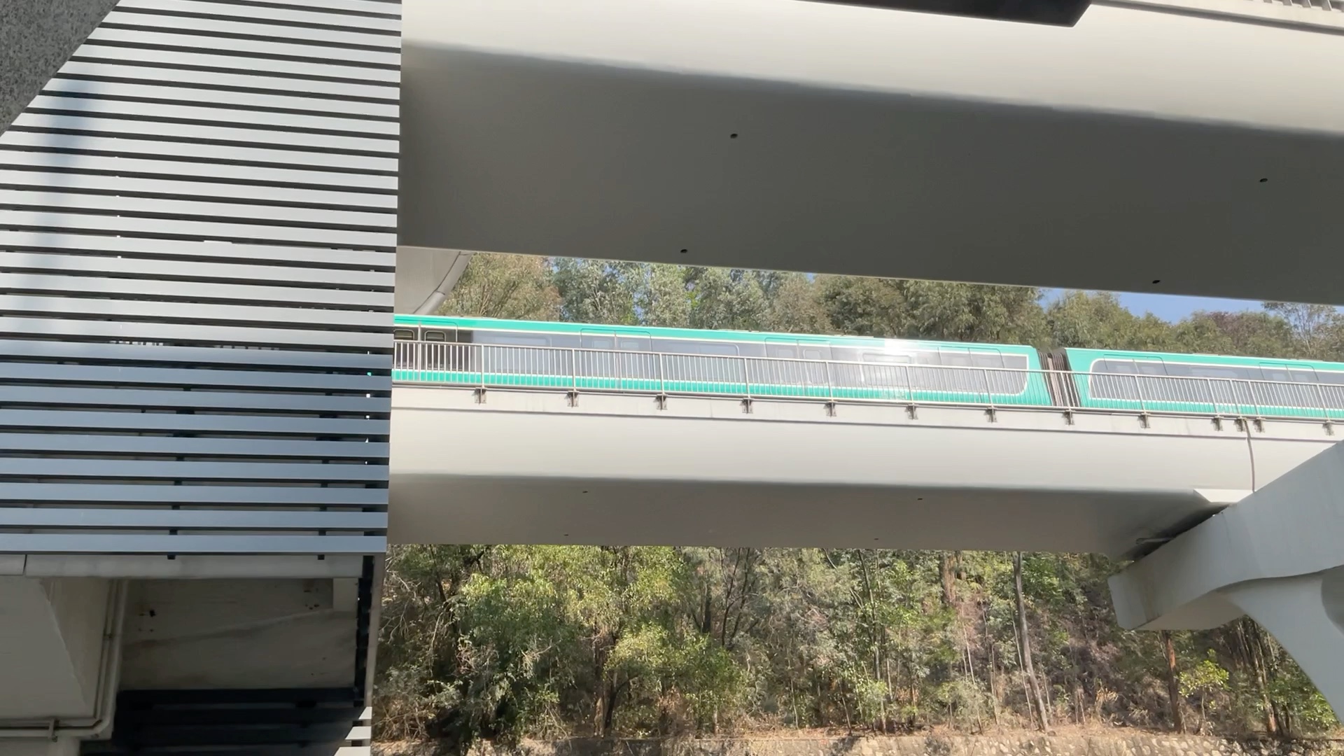 【深圳地铁】从桥下拍6号线进出官田站