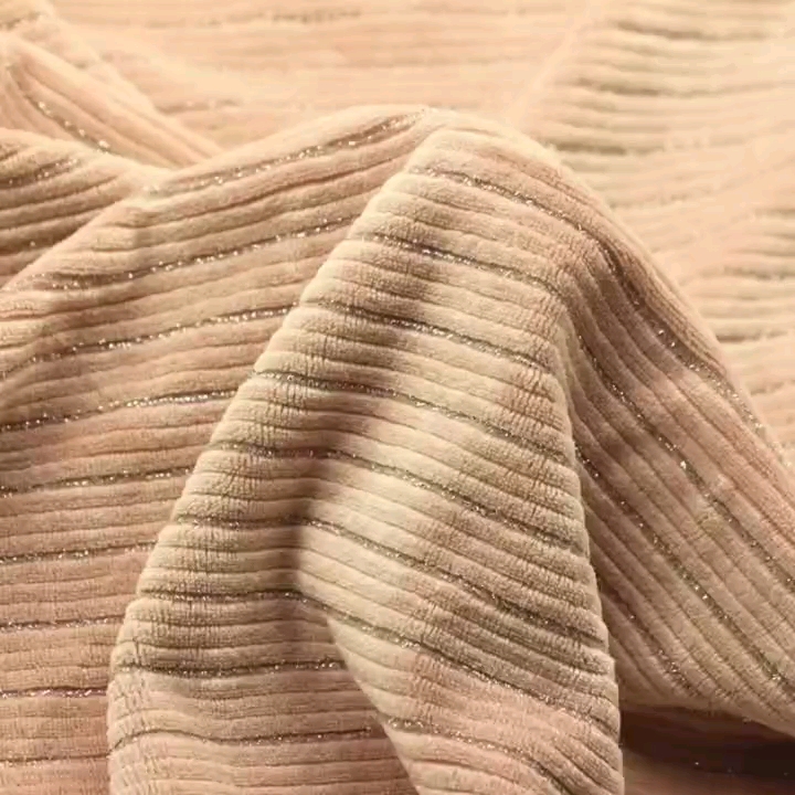 时尚针织女装面料涤纶氨纶弹力银丝针织纬编横抽条仿棉绒天鹅绒布