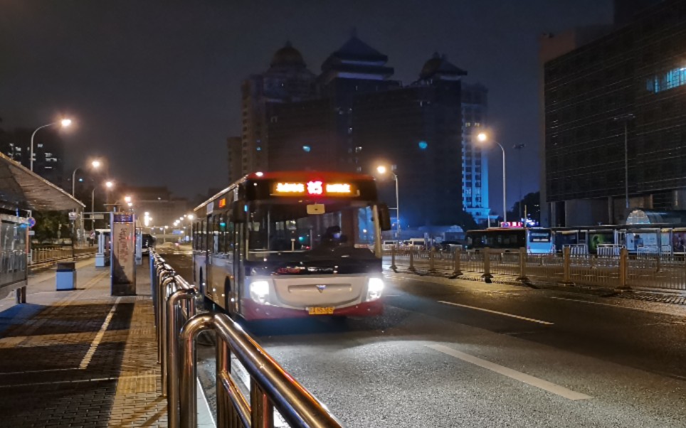 北京夜景观光公交车图片