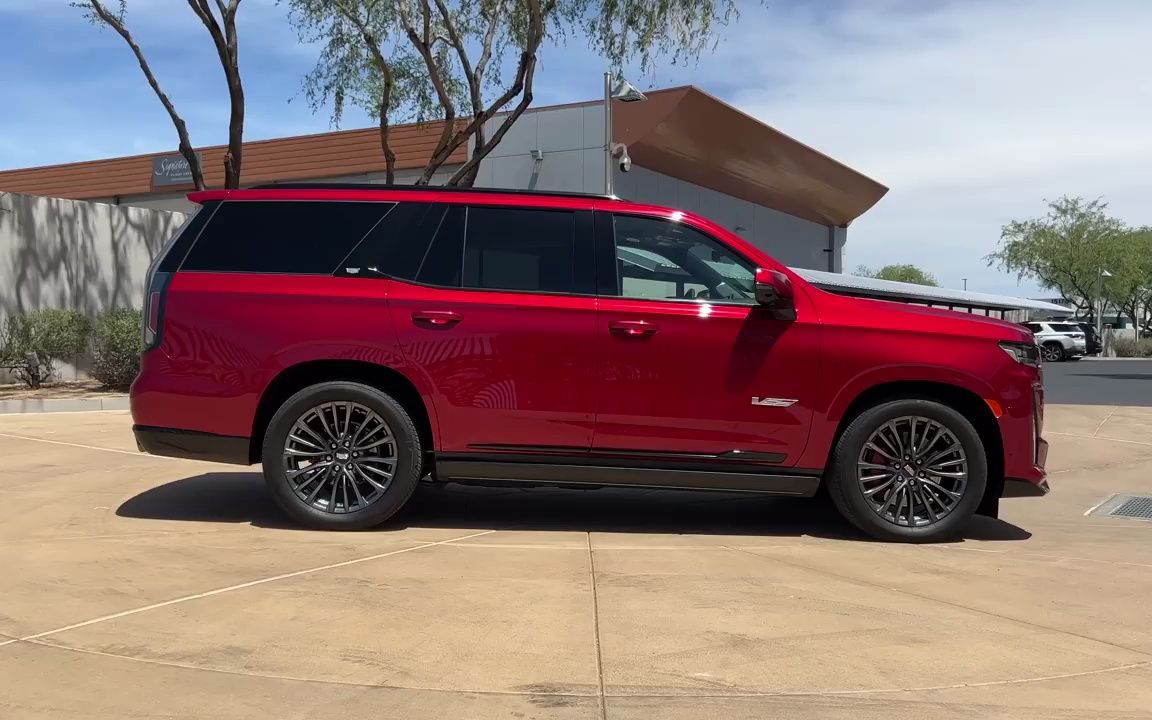 【汽车】2023 年凯迪拉克凯雷德 v 是声音   风格的烟花压轴曲