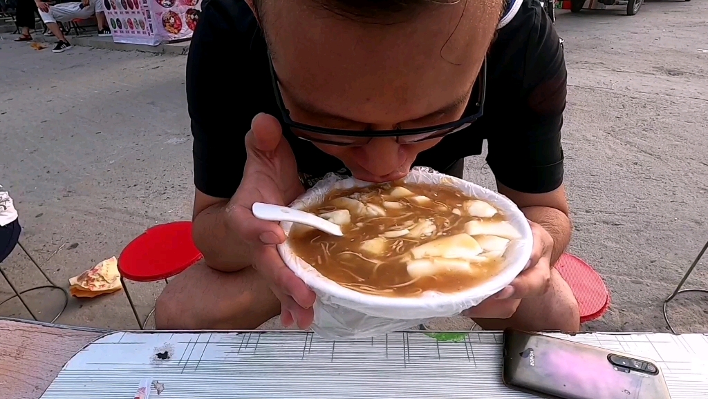 太和县特色油茶豆腐脑,三块钱一大碗,每喝一口都是美味