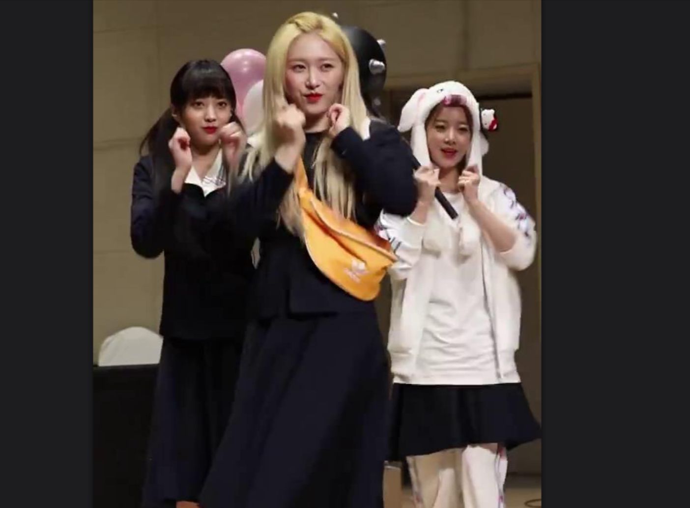 uni.t活动时期李玹珠,慎胤祖和洪宜珍一起跳sonamoo的舞蹈