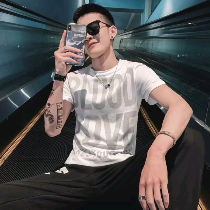 短袖t恤男,2020年精神小伙帅气修身体恤,男士印花社会青年潮流上衣