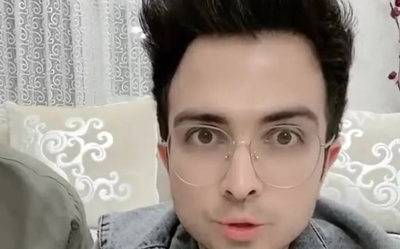 埃尼斯enes 当孩子突然安静混血宝宝 隔辈亲 春日时尚大赏 搞笑