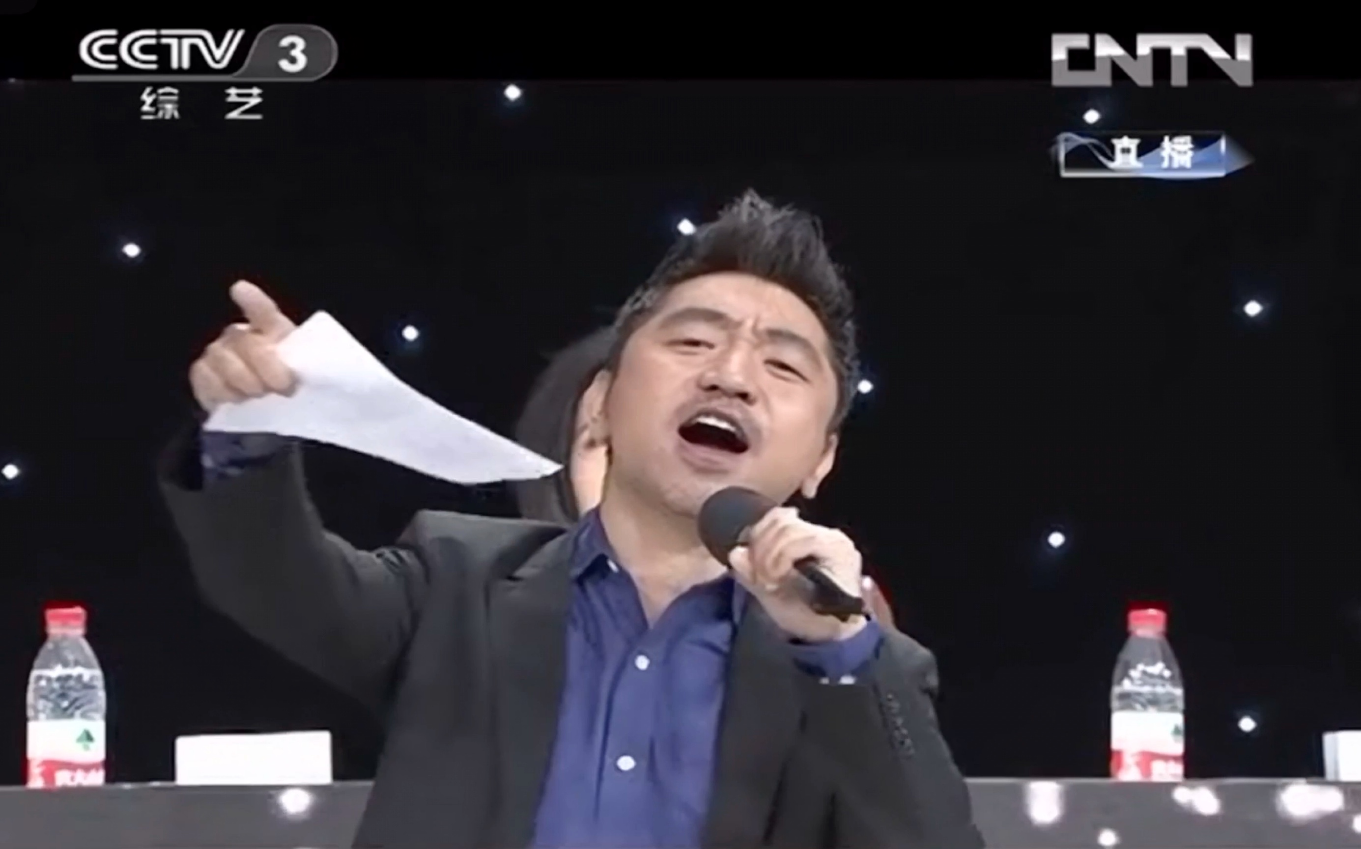 吴彤评委青歌赛为选手示范征服果然是国家队的太强了