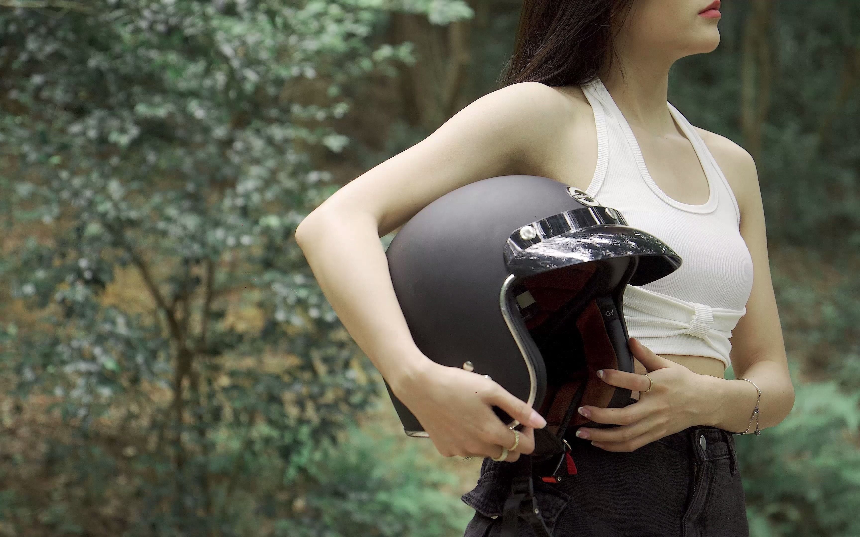 复古机车小姐姐