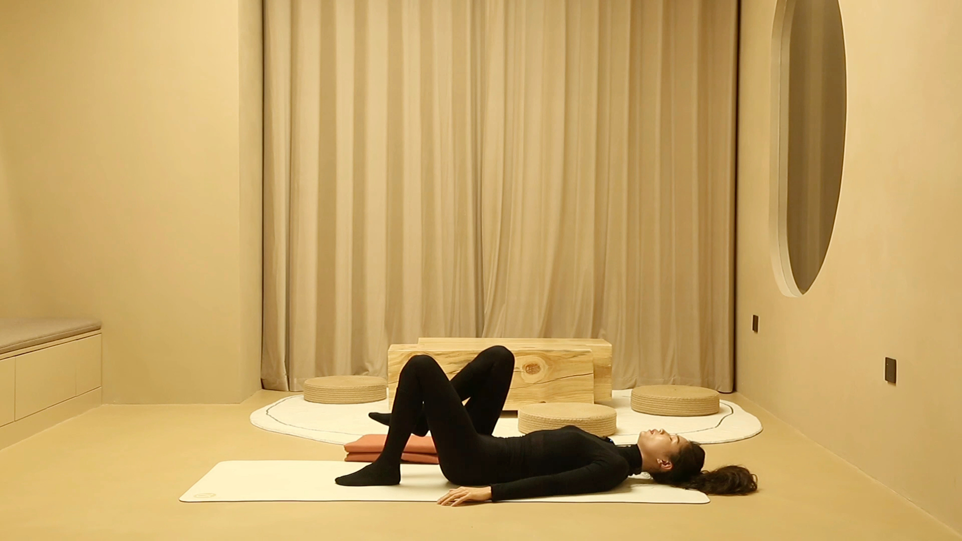 睡前瑜伽:快速入眠,提高睡眠质量