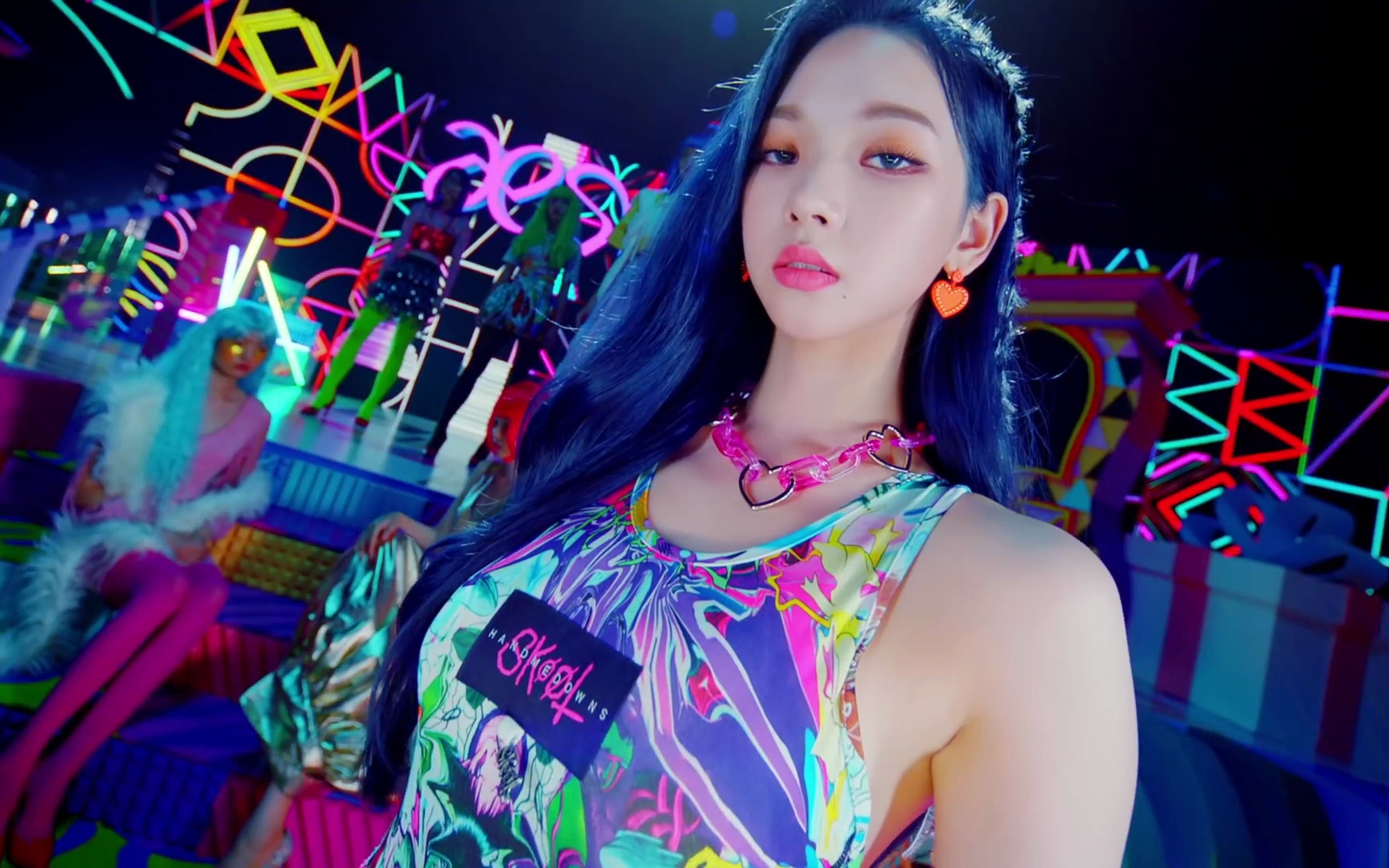 女团aespa black mamba 舞台版