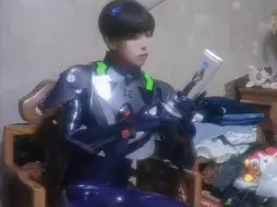 Download Video: 【EVA新世纪福音战士】LaTeX胶衣真嗣13号机-真嗣君的黑丽手办