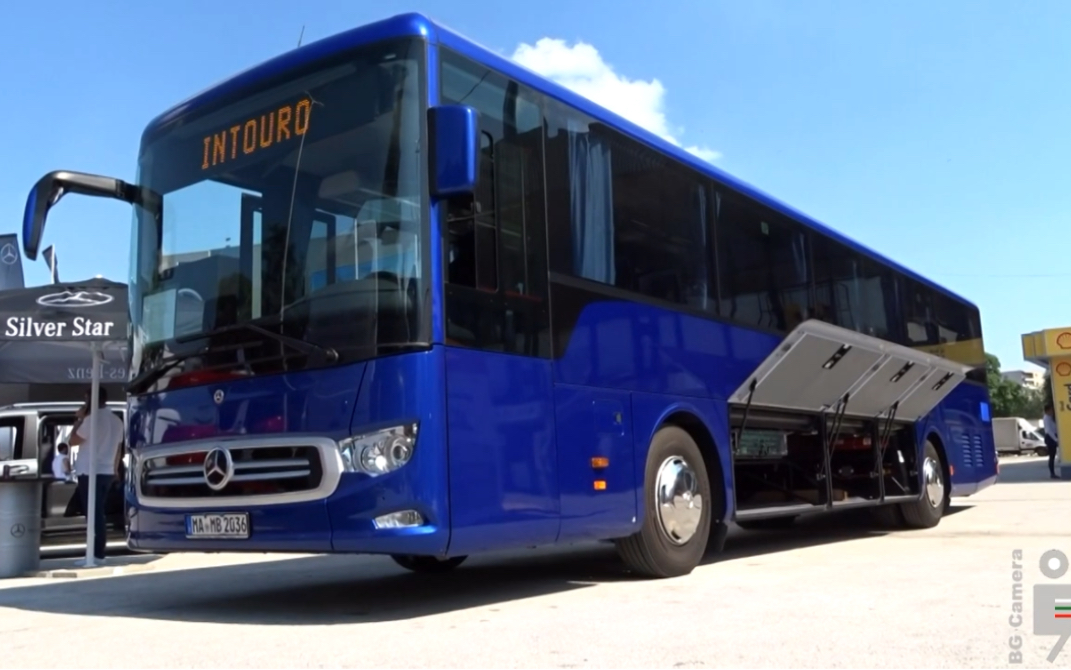 [图]2023 Mercedes Benz Intouro 56Seats Inter CityBus