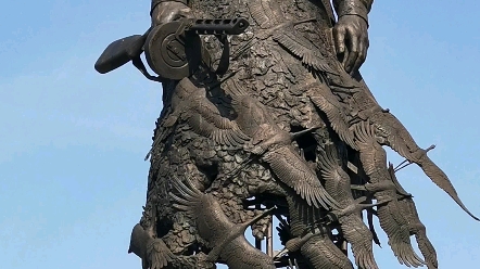 勒热夫英雄纪念雕像