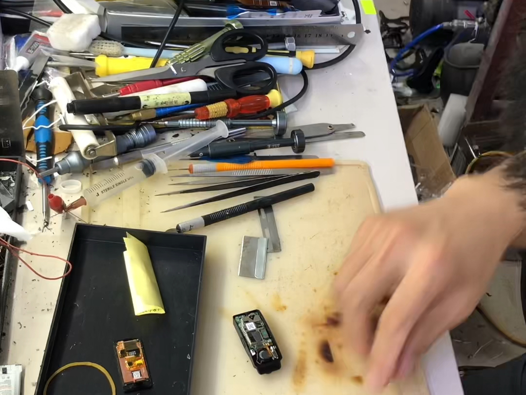 聊城 陈良栋手机维修店 寄修 华为b5手环耳机 更换电池和屏幕 b5不