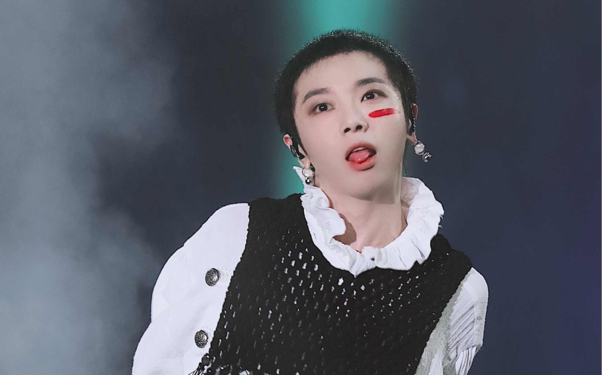 疯人院神树好想爱这个世界啊华晨宇2019火星演唱会新歌现场音质良好