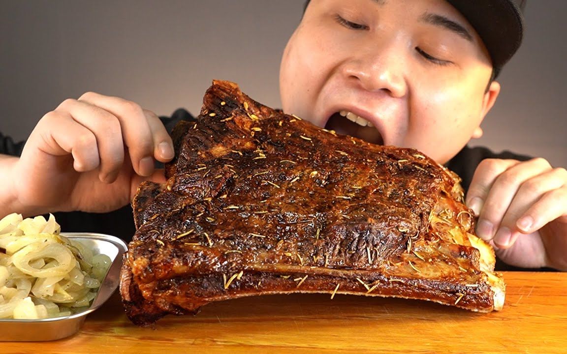 【ddeonggaetv】丰盛的啃着吃的大尺寸牛排吃播~!_哔哩哔哩_bilibili