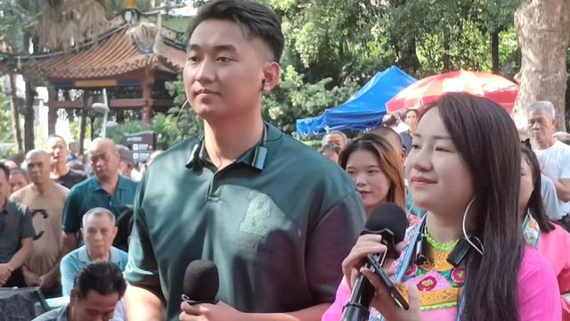 网红三三妹情歌高手又来对唱大帅哥