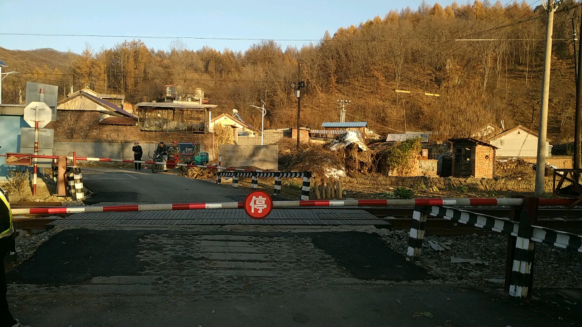 茴香村松树台道口