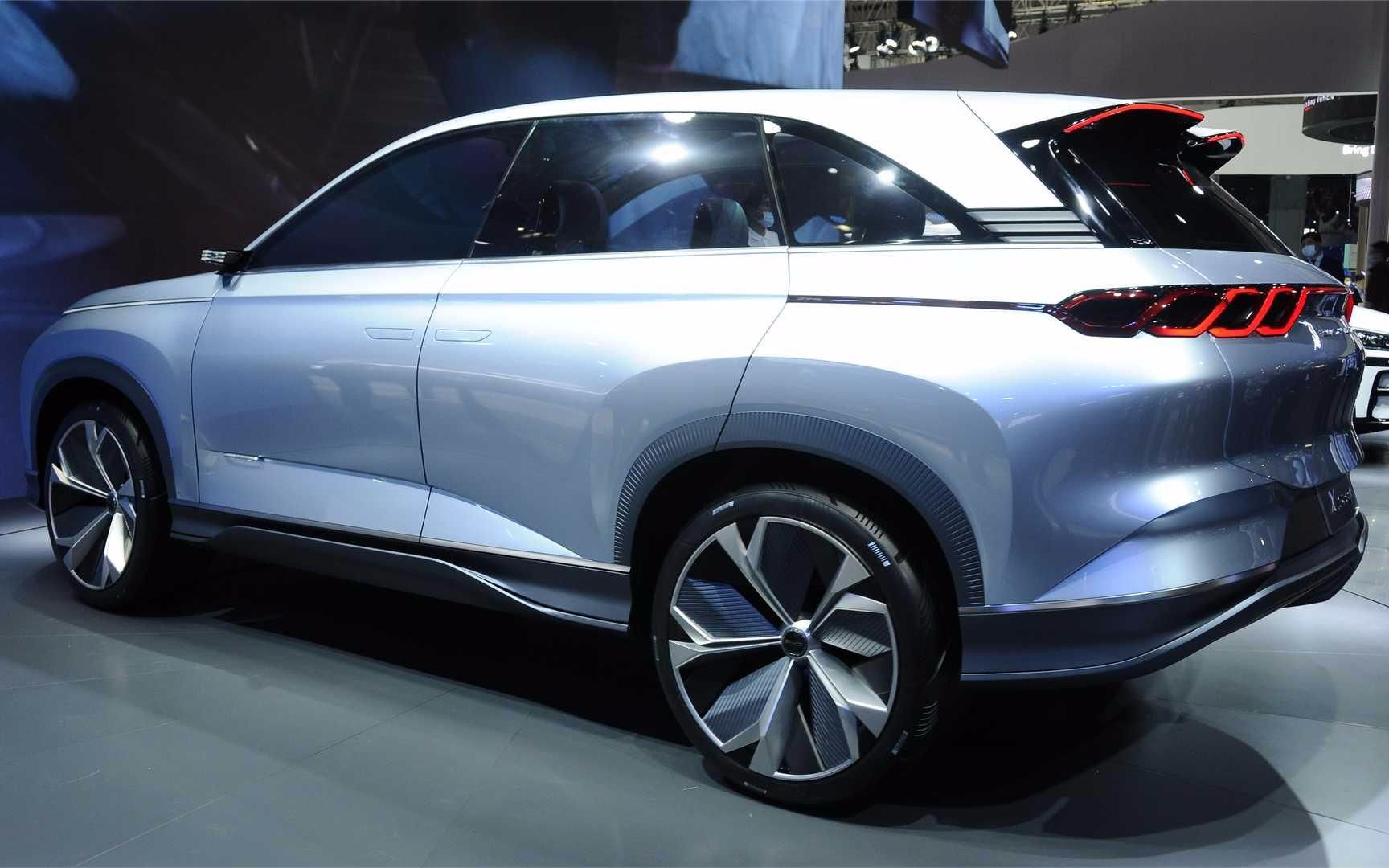 2022款比亚迪x-dream登场!溜背设计 贯穿尾灯,比特斯拉耐看