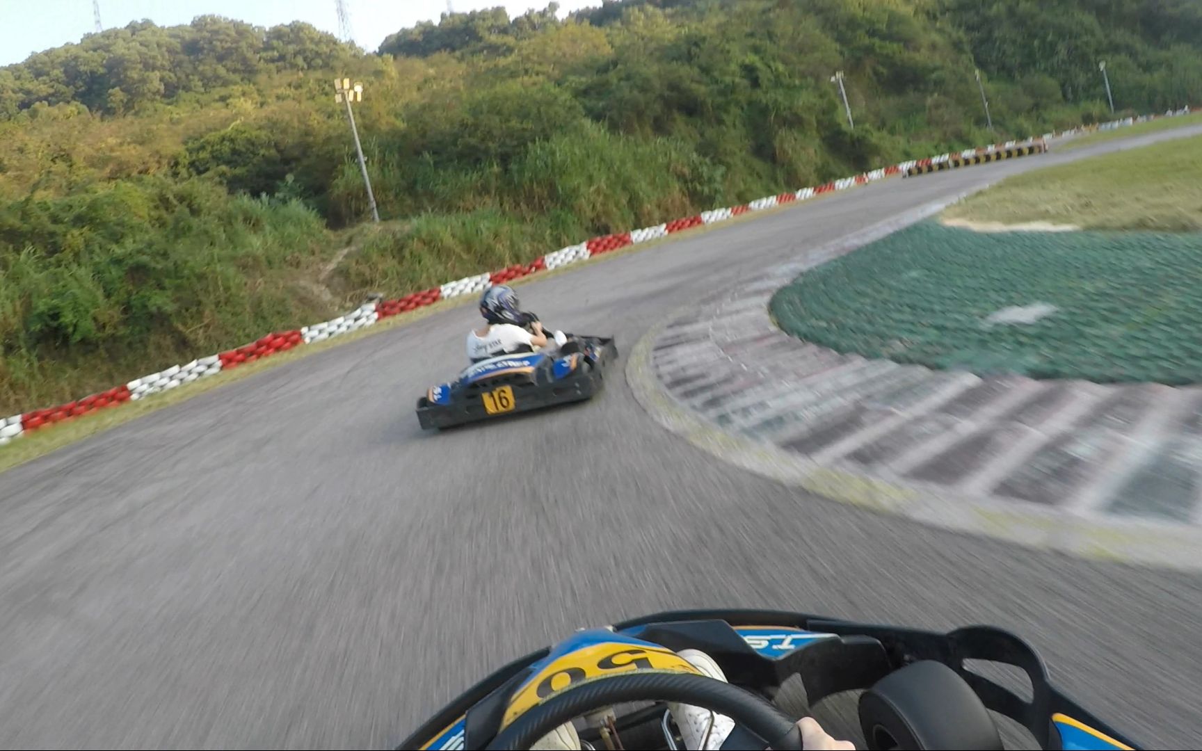 卡丁车深圳沙井极速赛车场瞎几把体验